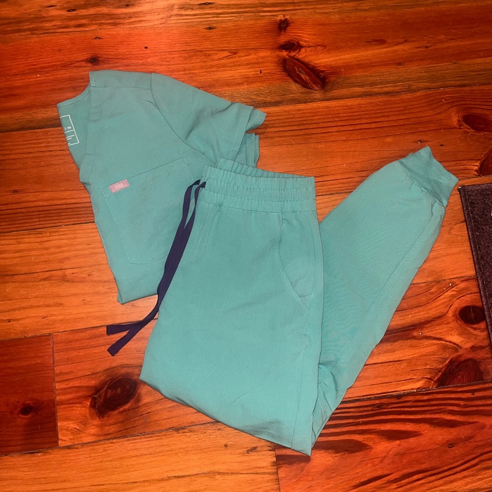 Surgical Green Figs Scrubs